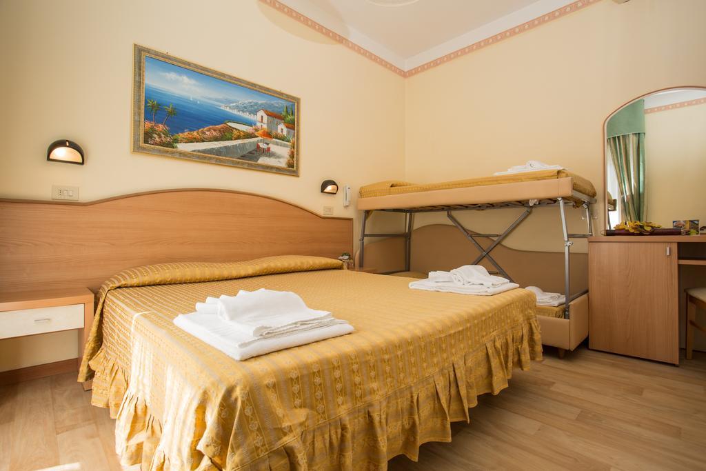 Albergo Ristorante Pozzi Белариа-Игеа Марина Стая снимка